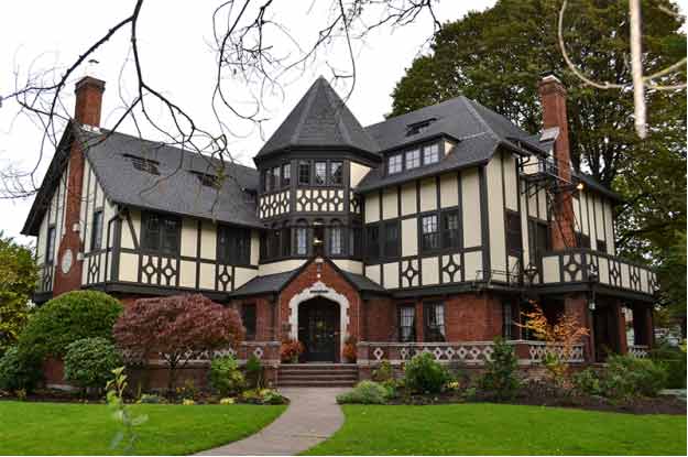 The 10 Best Sorority Houses In America - Fall 2015 - Greekrank